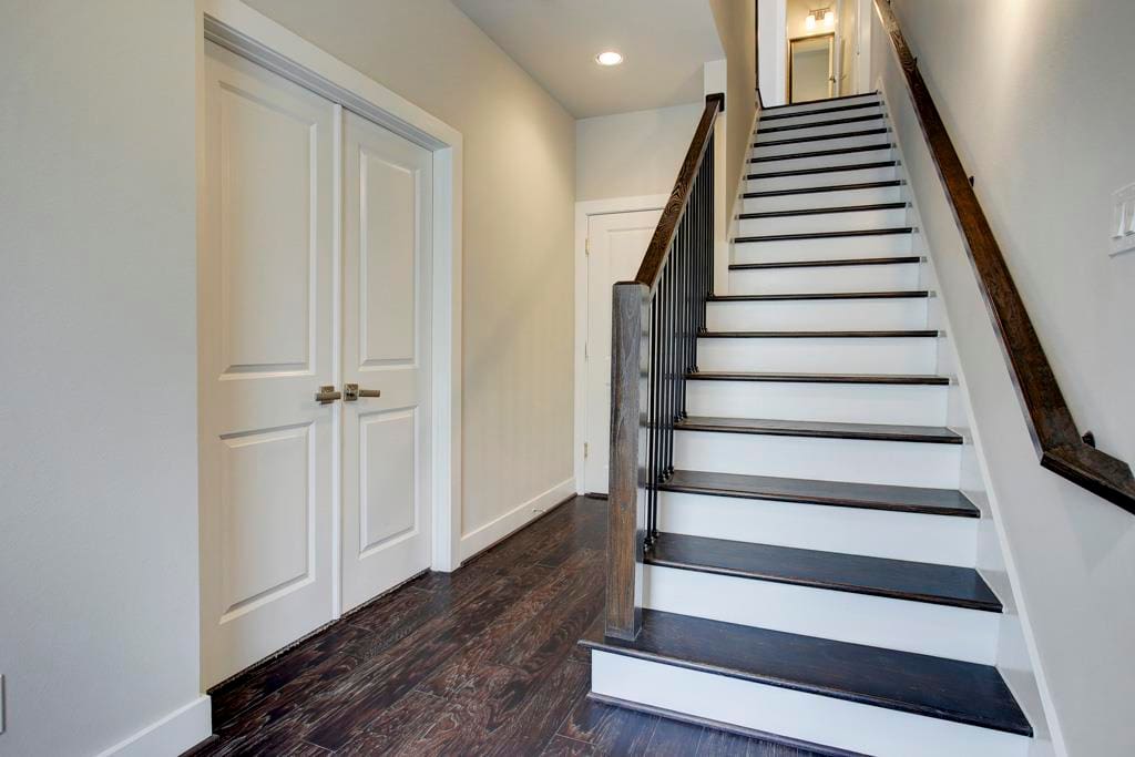 First Floor Entry