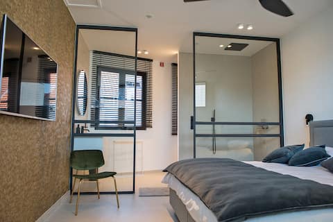 Top performing Airbnb: Guest Suite in Bruges with en-suite facilities in Brugge