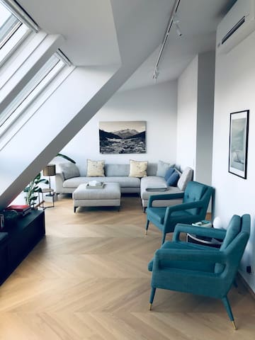 Brandnew 2storied Luxury Loft with Rooftop Terrace