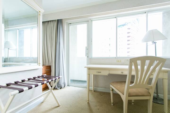 Oxford Suites Condo Unit 借りられるコンドミニアム マカティ市 Metro Manila フィリピン Oxford Suites Condo Unit 借りられるコンドミニアム マカティ市 Metro Manila フィリピン