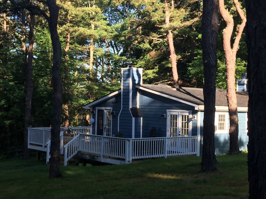 Deep Creek Lake Cozy Cottage Cottages for Rent in Oakland, Maryland