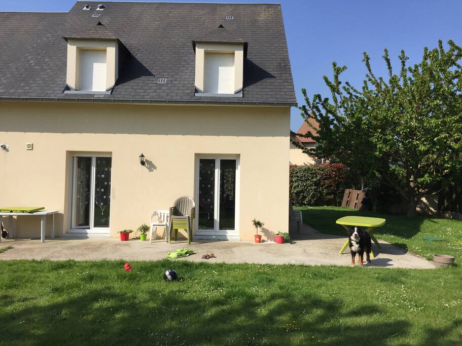 Arrière de la maison toujours ensoleillé