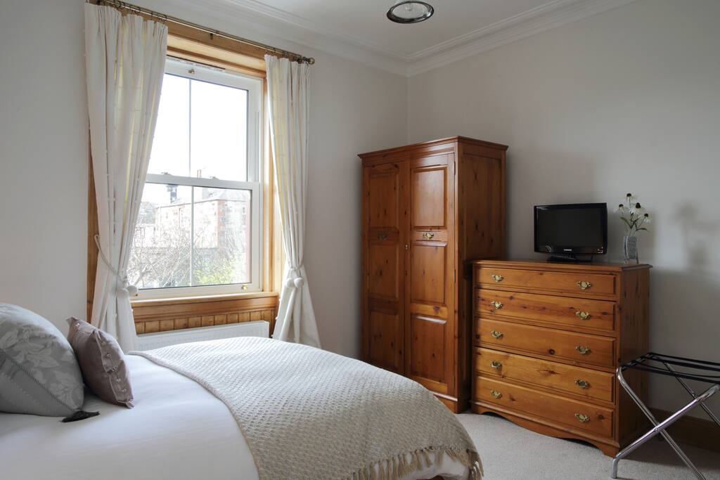 Bright room in quiet residential area close to main road. Very comfortable memory foam mattress with luxurious Egyptian cotton sheets.