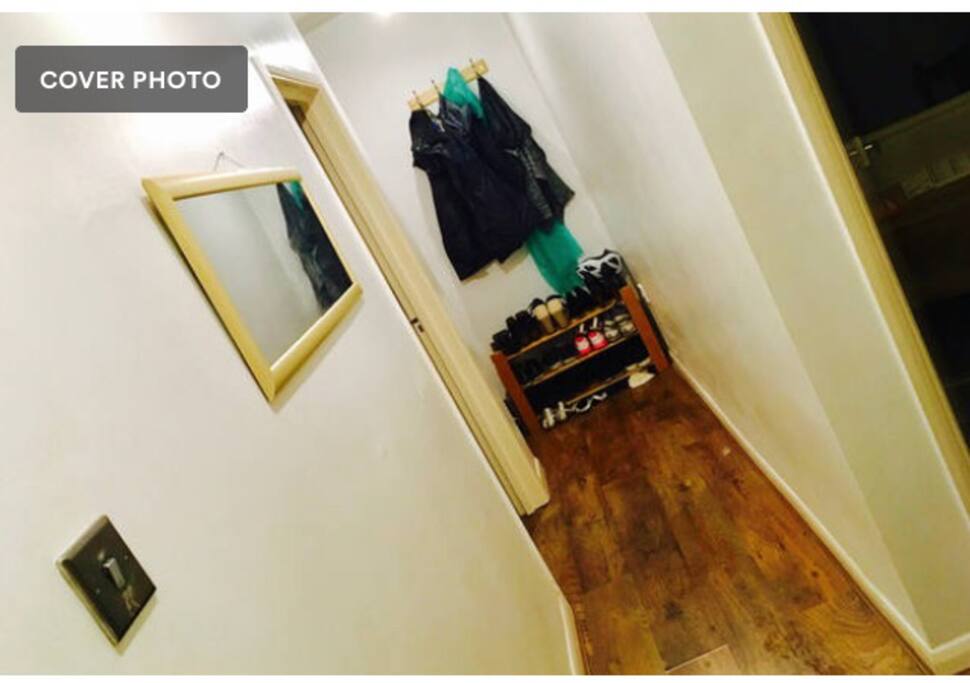 Corridor with the doors to the bath and toilet