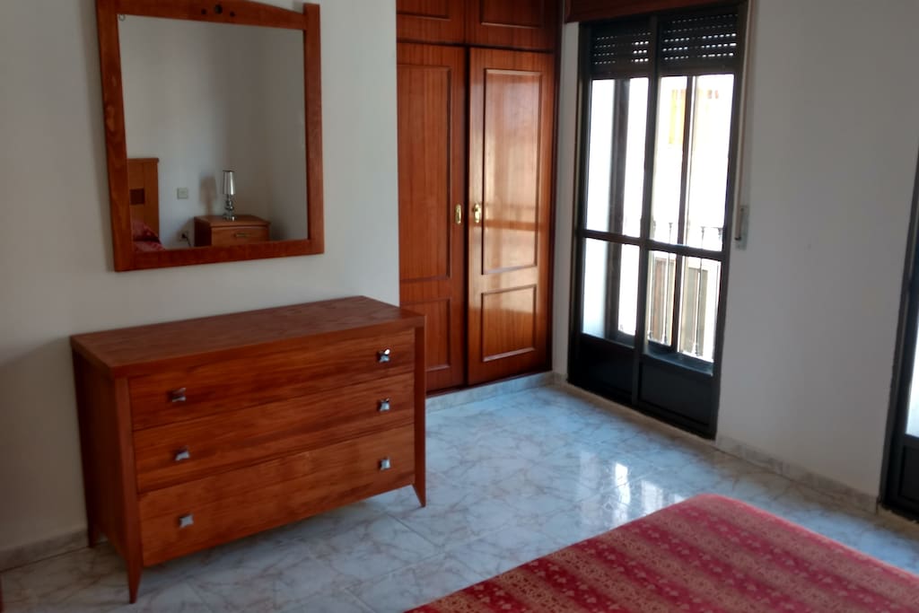 Double bedroom, double balcony