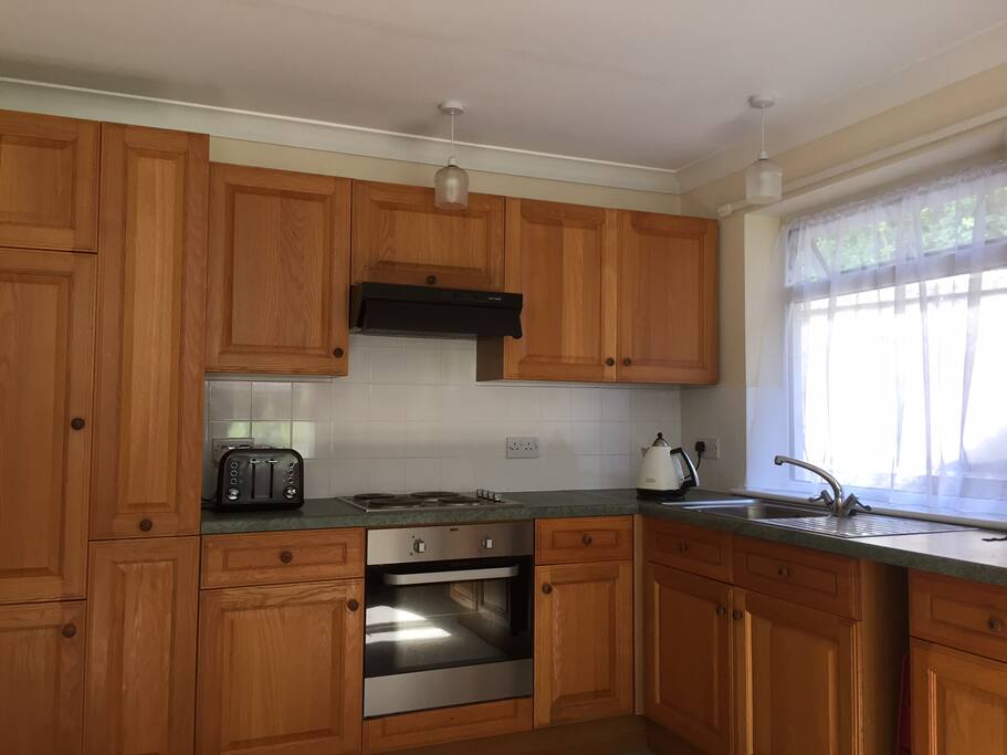 fully fitted kitchen