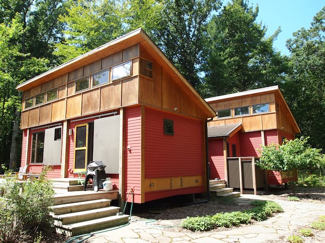 Manistee River Cottage Cottages For Rent In Manistee Michigan