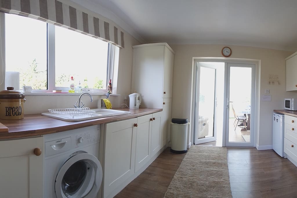 Large, well equipped, modern kitchen