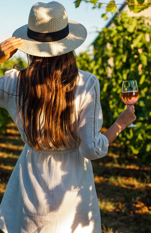 Show full-screen, host-provided image