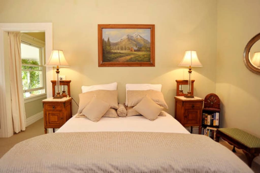 Bowden Room - King Size Bed