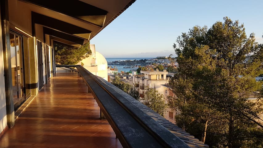 R House , Central with Sea View, Cascais