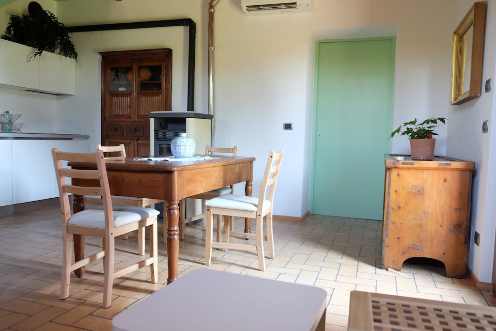 cucina-soggiorno a piano terra