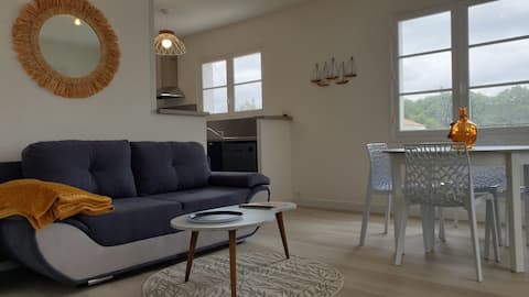 Successful Airbnb property: Bright and spacious apartment, beach within walking distance in Royan