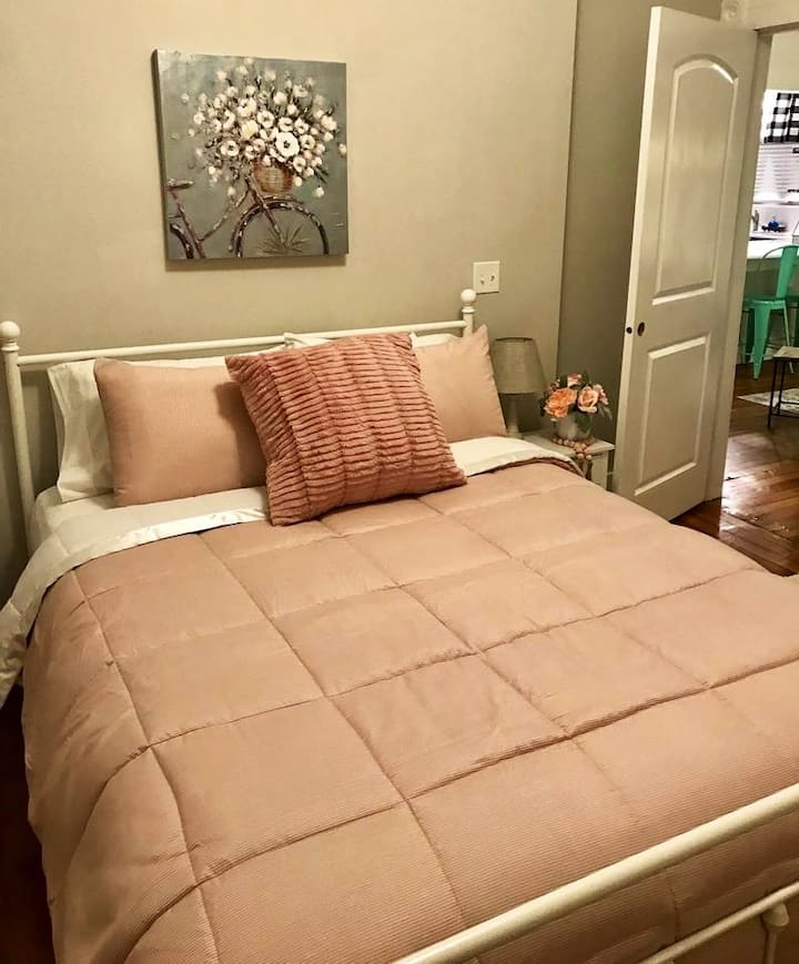 Dormitorio delantero. 