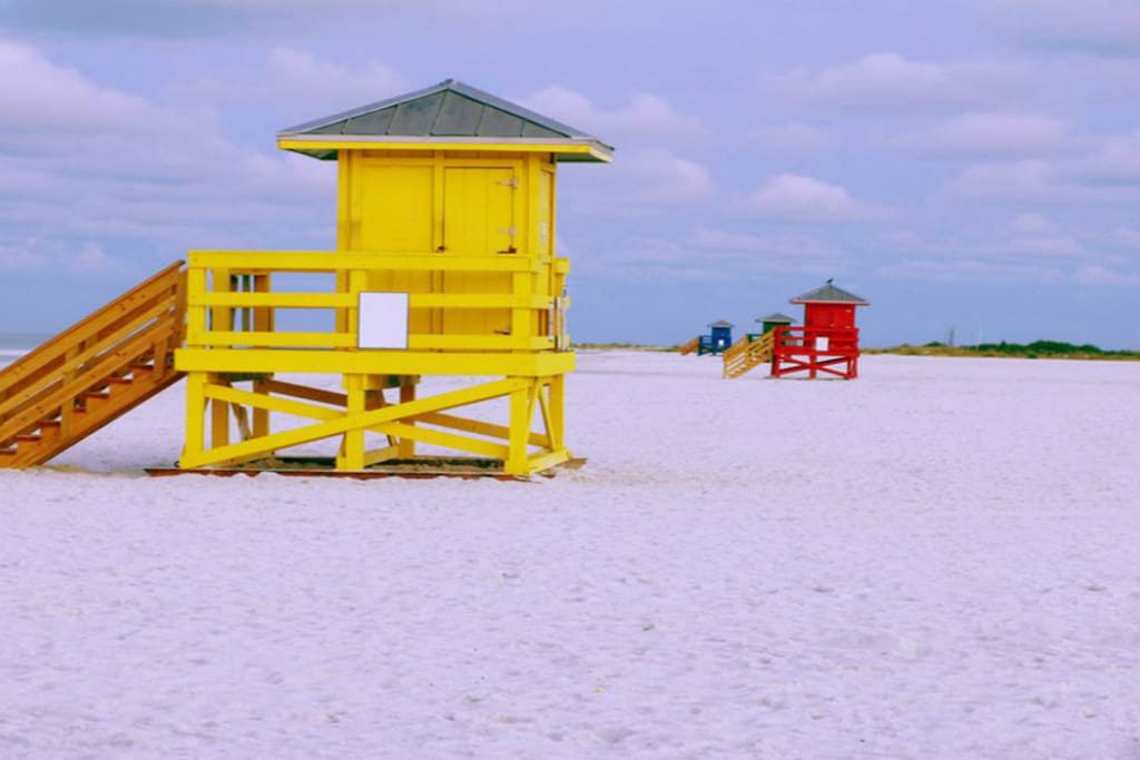 my favorite yellow lifeguard shack. LET'S GO VISIT>>>>> Are you coming????
