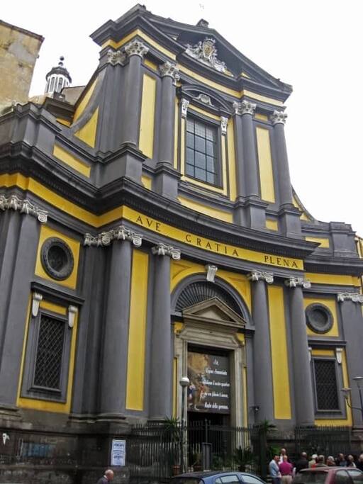 Chiesa dell'Annunziata,la quale si trova di fronte alla casa Dolce casa.