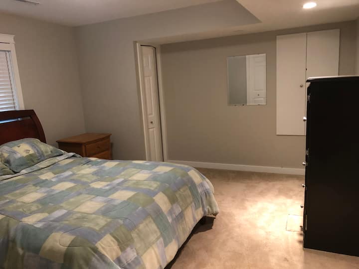 Bedroom 5 (queen) downstairs