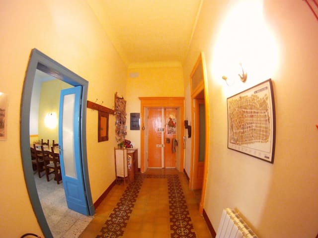 Double rooms available in my house!