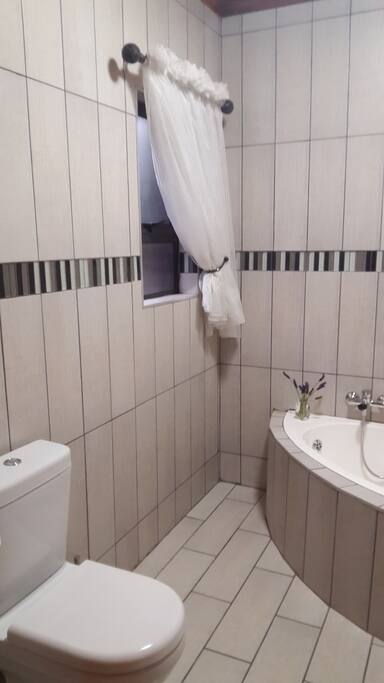 Rosmary Bathroom