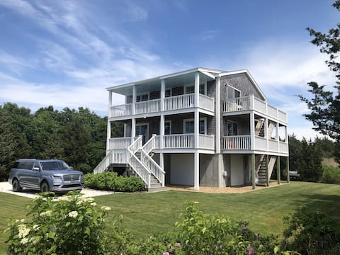 NEW Modern Waterfront Beauty! 