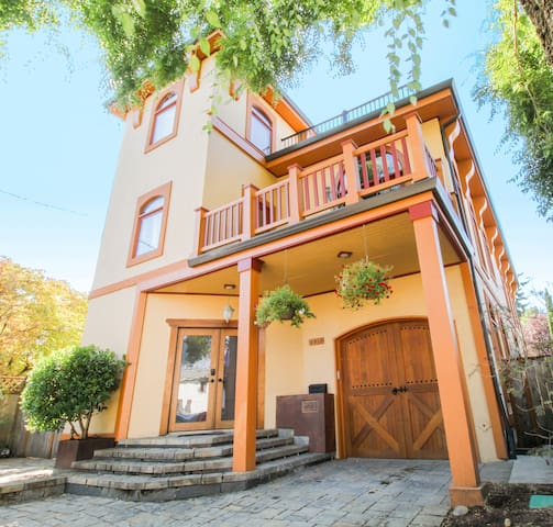 The Portland Villa on Alberta St