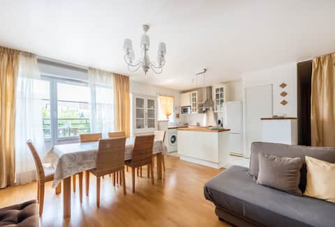 Top Airbnb: At Marie's, river apartment and city center in Lagny Sur Marne