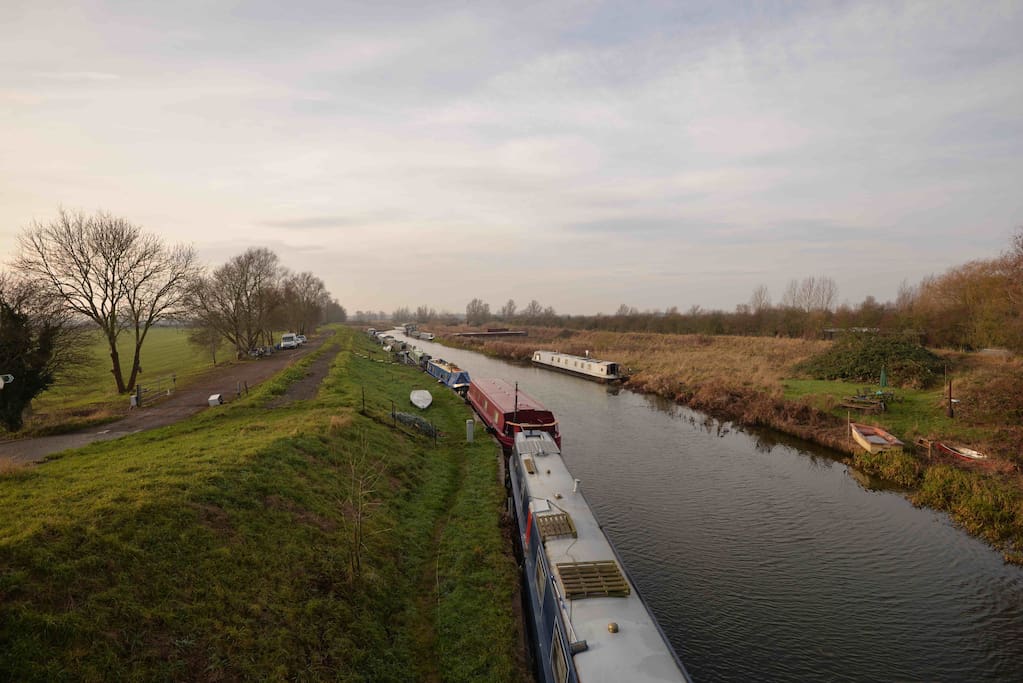 The Old west (Great Ouse) passed the front
door
