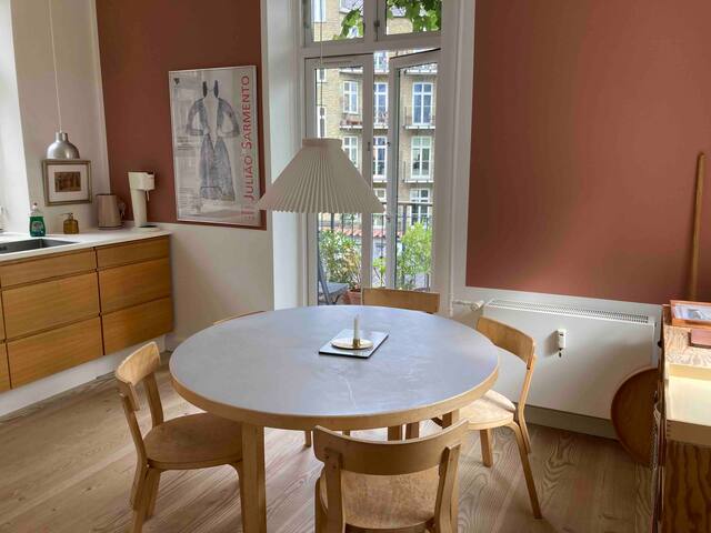 Bright and beautiful apartment in a charming area gallery image 5