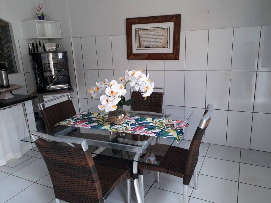 mesa para almoço e janta