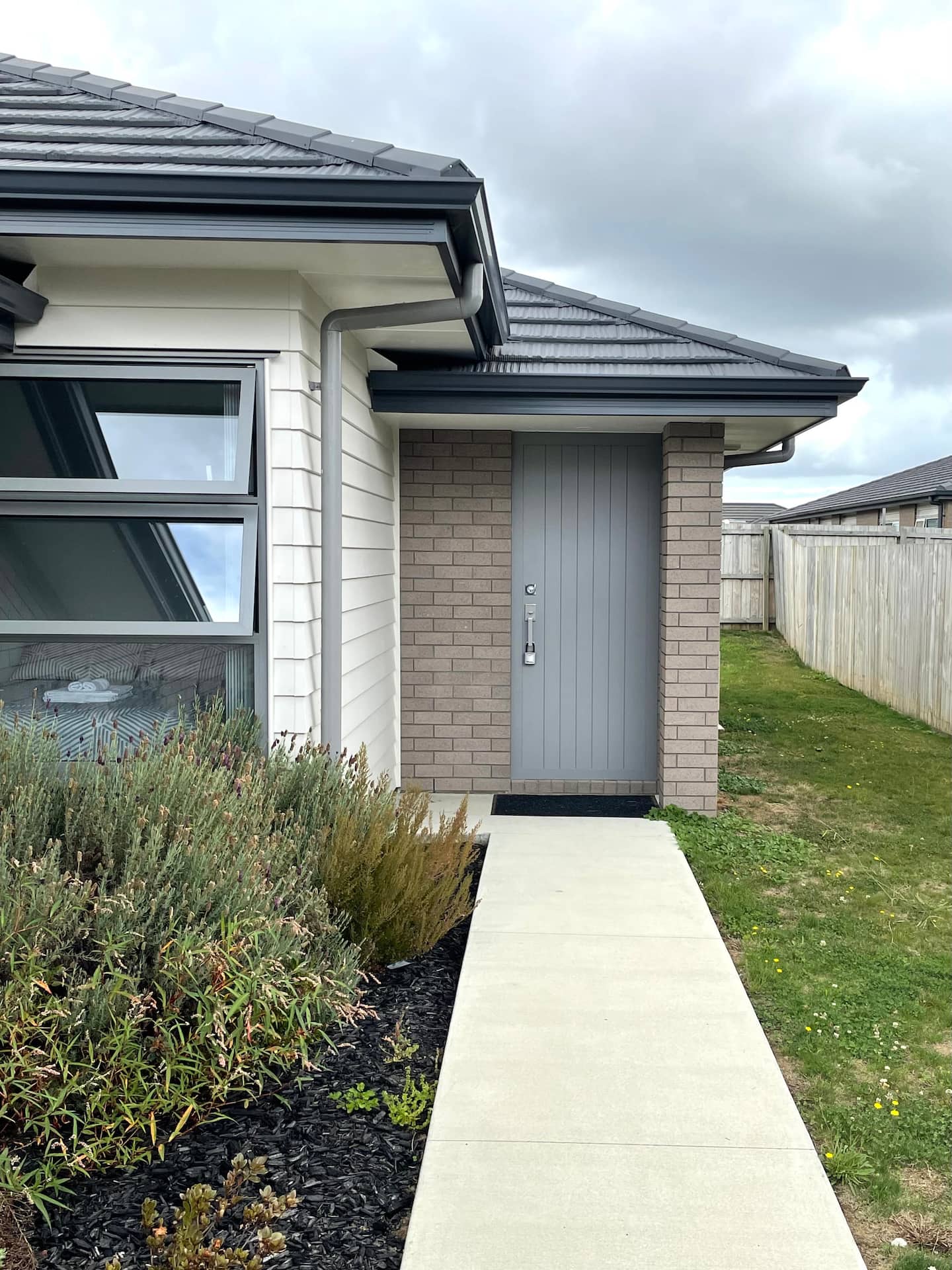 Robbie Sunny Home: Four-bedroom With Fibre Wi-fi 3
