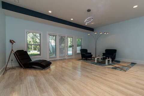 Top performing Airbnb: Luxury Guest Apt next to Uptown, Fine Dining,Parks in Dilworth