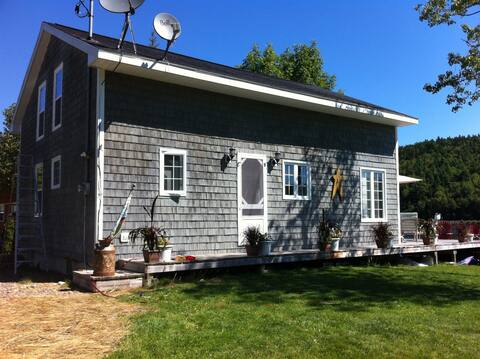 Waterfront property with your own space &  privacy