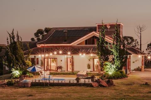 Beautiful view 40 pool heated bathtub 7 bedroom