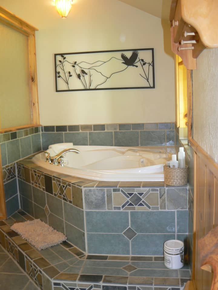 Master Bath with Jetted Tub
