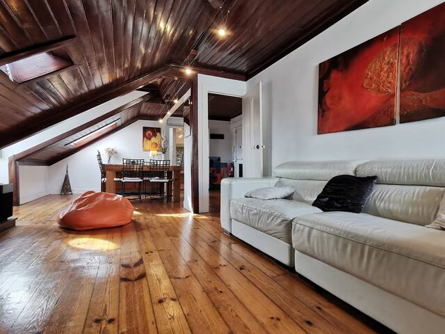 Chiado Charming River View Loft gallery image 2