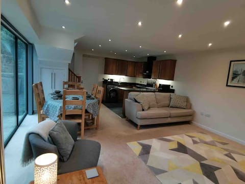 Successful Airbnb property: Coach house Baildon in Bradford