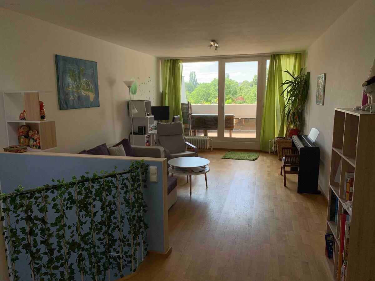 Top Airbnb: 90 m2 Flat in Olympia Park with 2 balcony in Am Riesenfeld