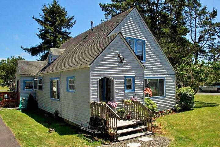 Vitamin Sea Cottage By Siletz Bay Guest Suites For Rent In