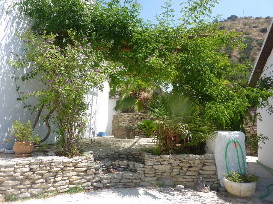 The house has 5 terraces for shade and sun all day.