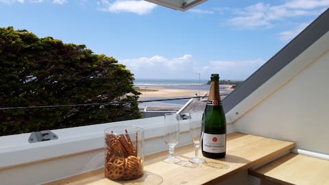 Top Airbnb: Small cozy nest with sea view, 3-min walk to the beach in Guidel