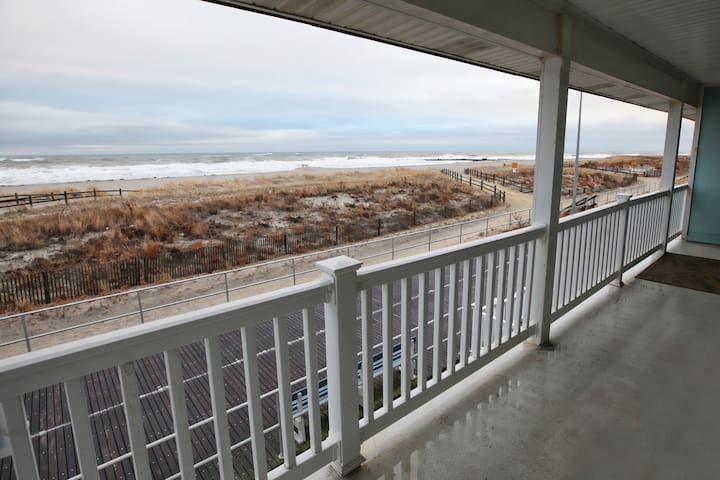 Spectacular Second Floor Oceanfront View!