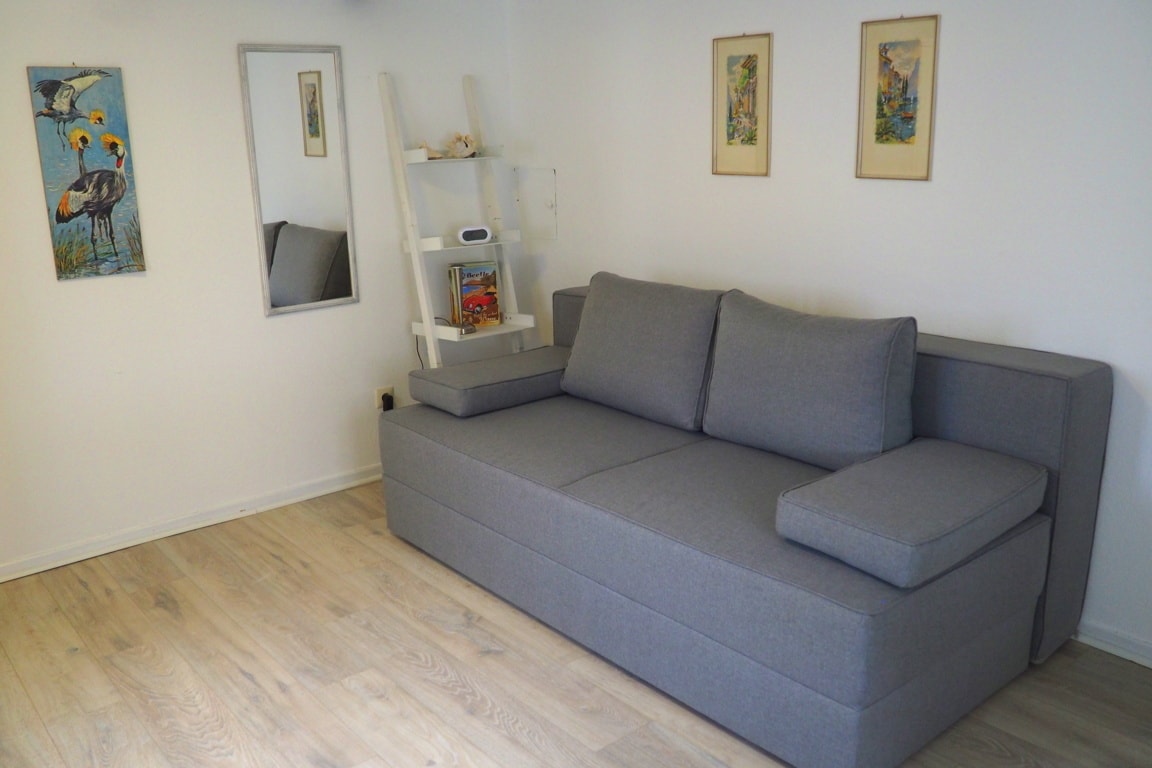 ห้อง "Julchen" อยู่ชั้นล่าง โซฟาเบด
1.60 เมตรสะดวกสบายสำหรับ 2 คน 11m2