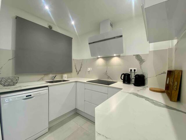 ´Urban Elegance´- Central / Wi-Fi/ Terrace / 7PP gallery image 2