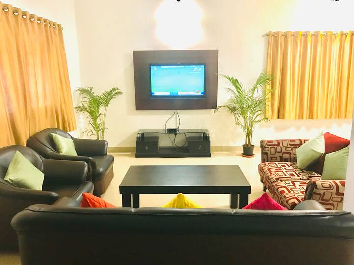 Living room image 2