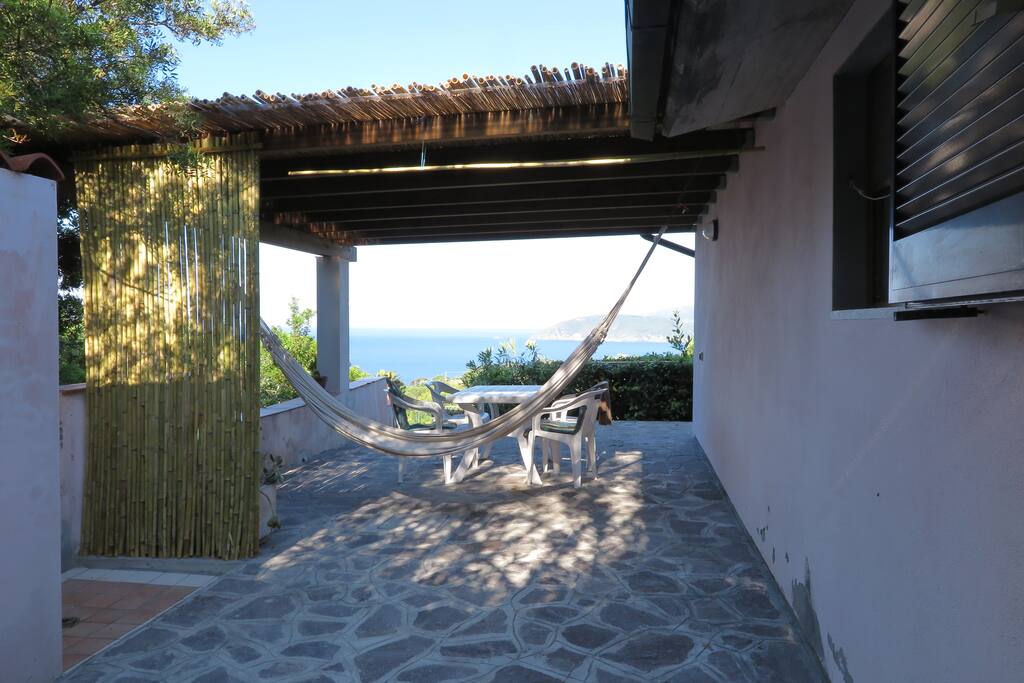 Terrazza esterna con pergola