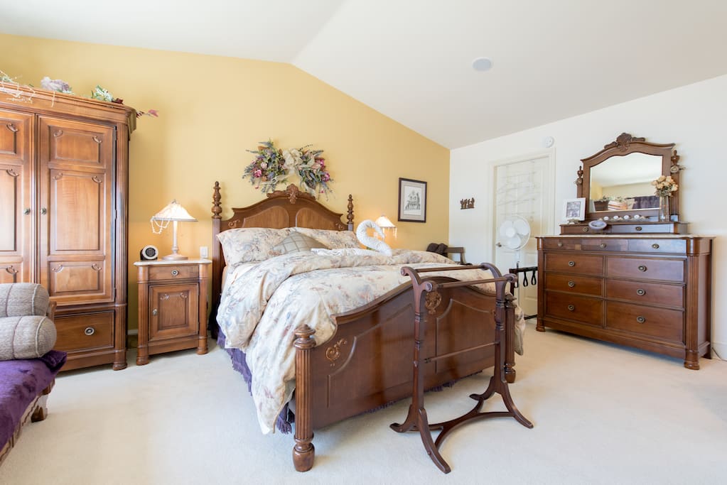 Luxury linens & tapestries