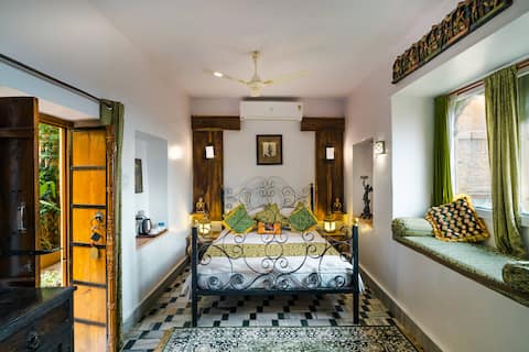 "Gokhraa Home stay" in Jaisalmer Fort!