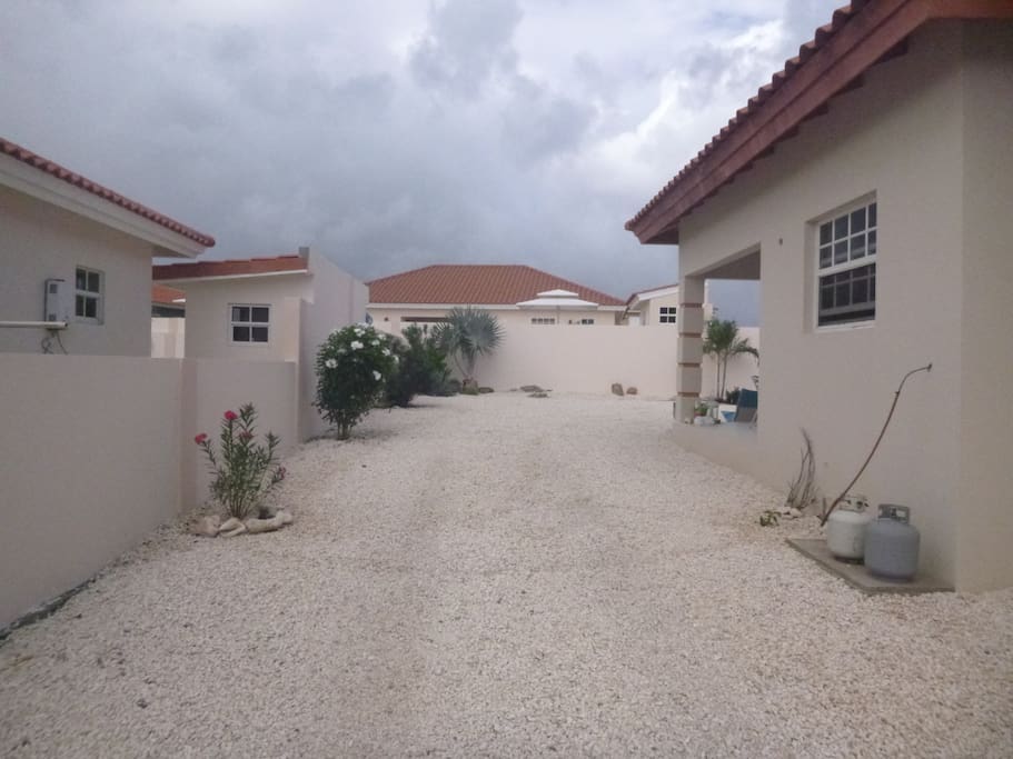 Large side yard
