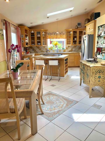 Close to the Beach, Beautiful Playa Vista home.