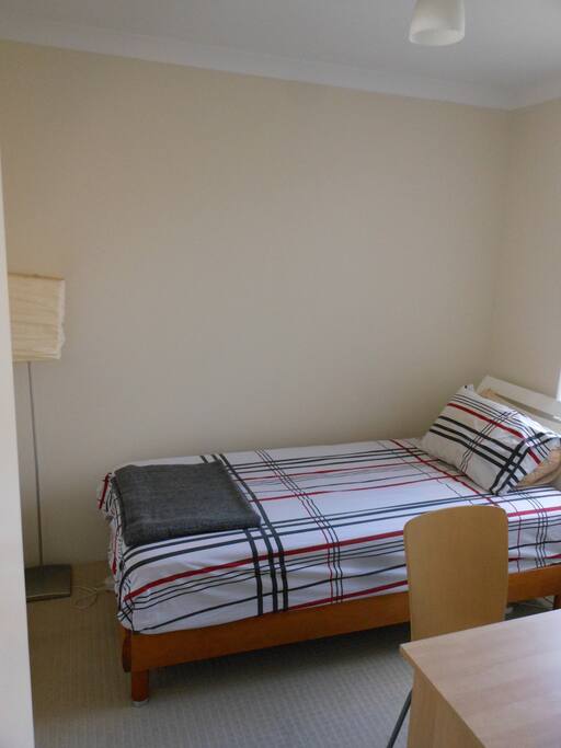 Guest's bedroom